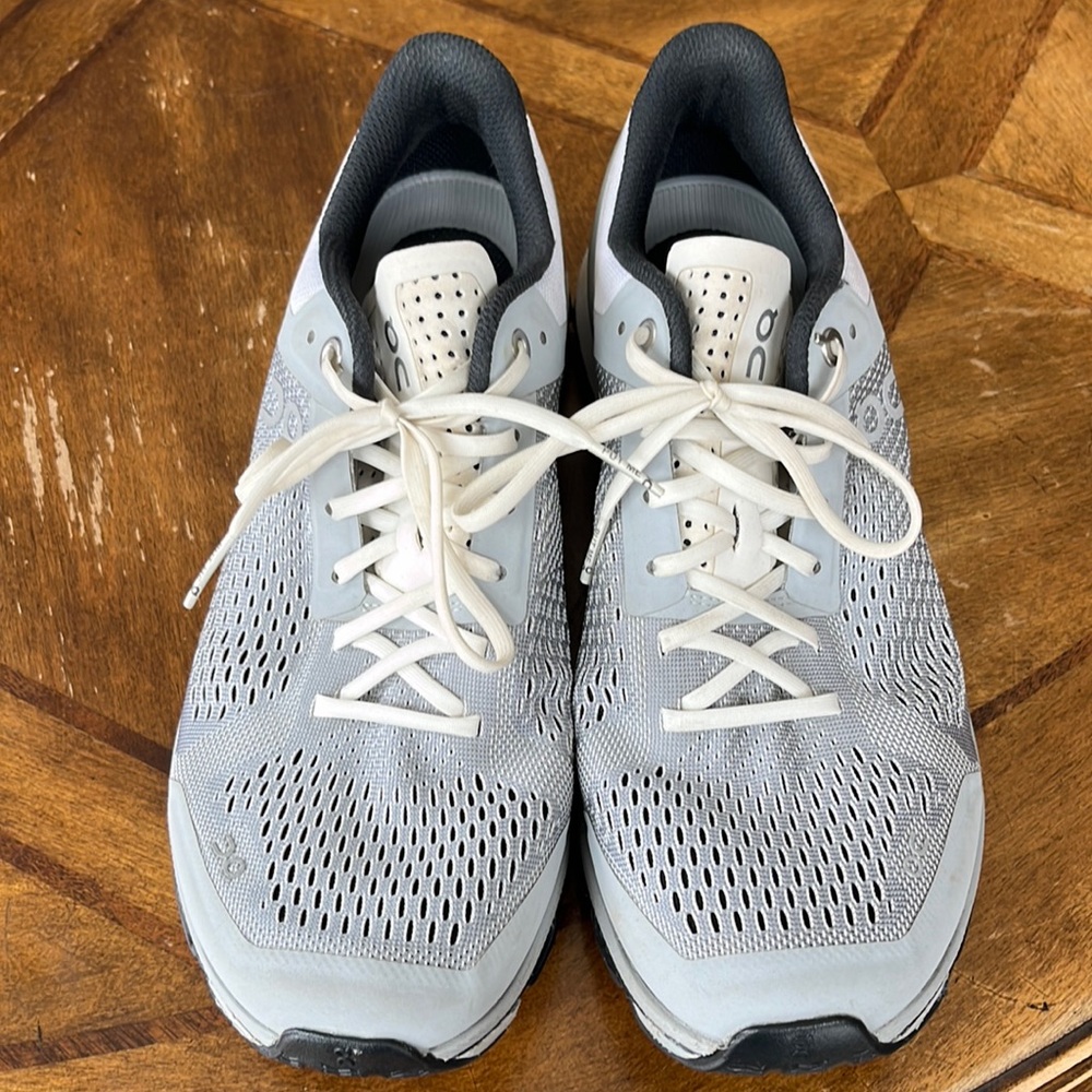 Women’s On tennis shoes